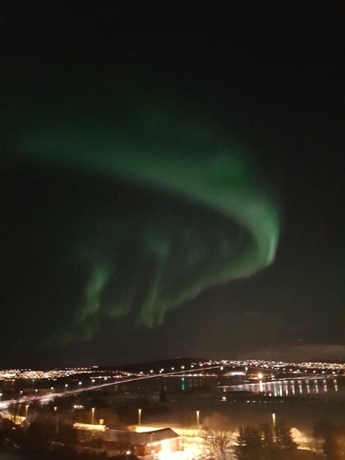 Apartment Near The Airport ทรอมโซ ภายนอก รูปภาพ