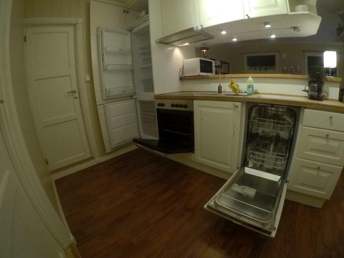 Apartment Near The Airport ทรอมโซ ภายนอก รูปภาพ