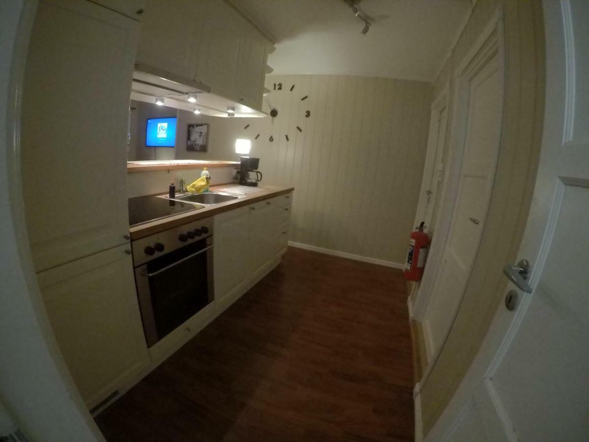 Apartment Near The Airport ทรอมโซ ภายนอก รูปภาพ